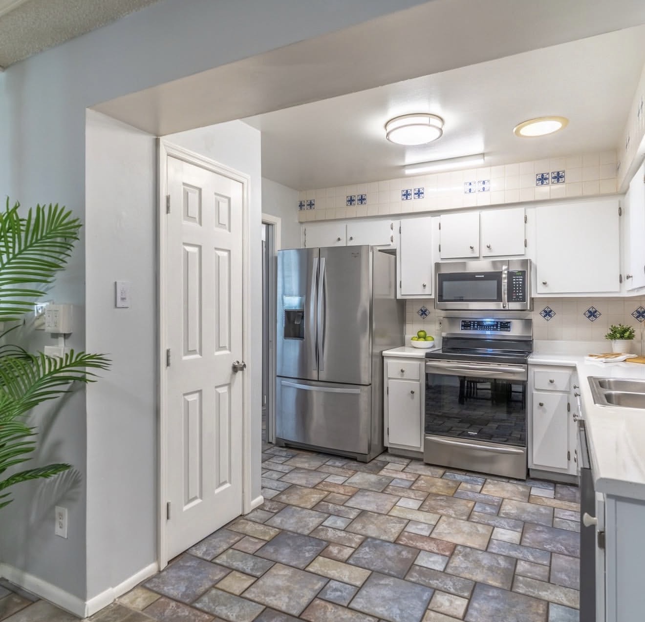 Glacier Bay Modern Estate